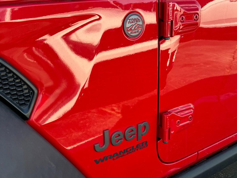 Jeep Wrangler Unlimited Vehicle Image 12