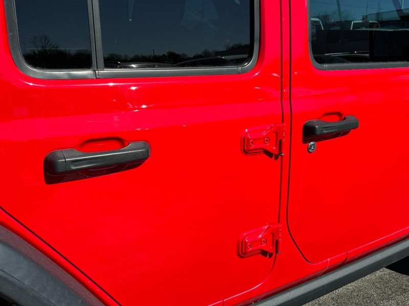 Jeep Wrangler Unlimited Vehicle Image 17