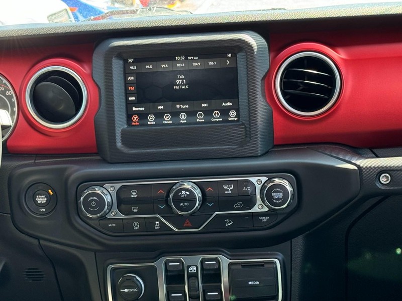 Jeep Wrangler Unlimited Vehicle Image 20