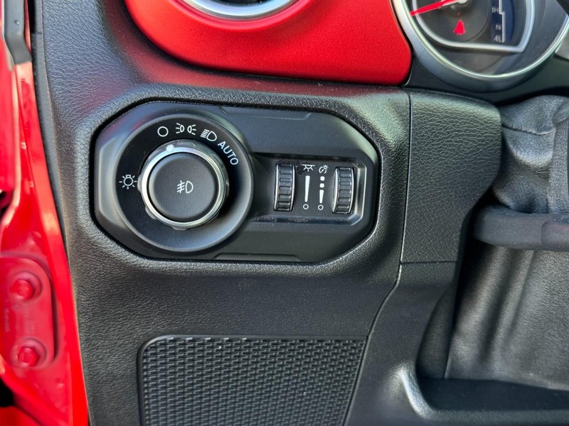 Jeep Wrangler Unlimited Vehicle Image 25