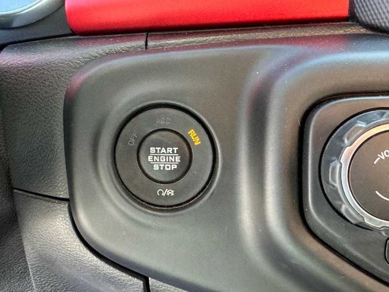 Jeep Wrangler Unlimited Vehicle Image 32