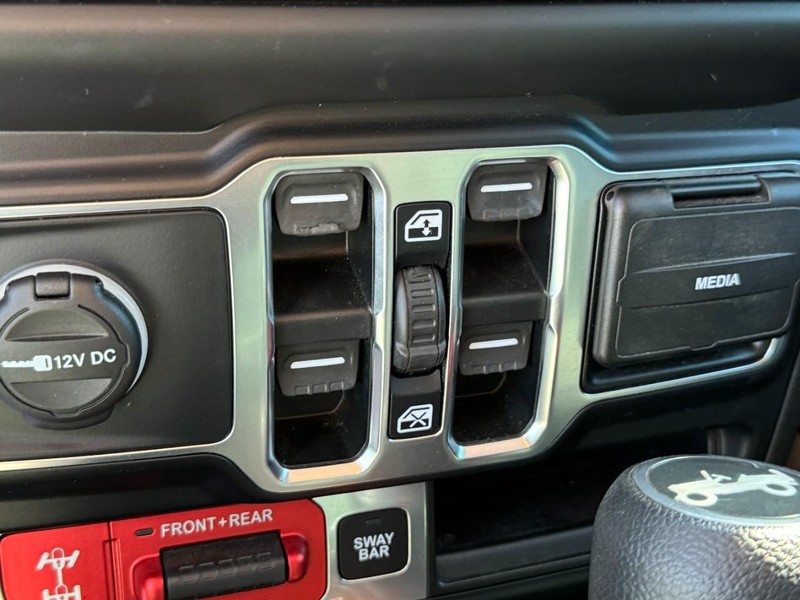 Jeep Wrangler Unlimited Vehicle Image 34