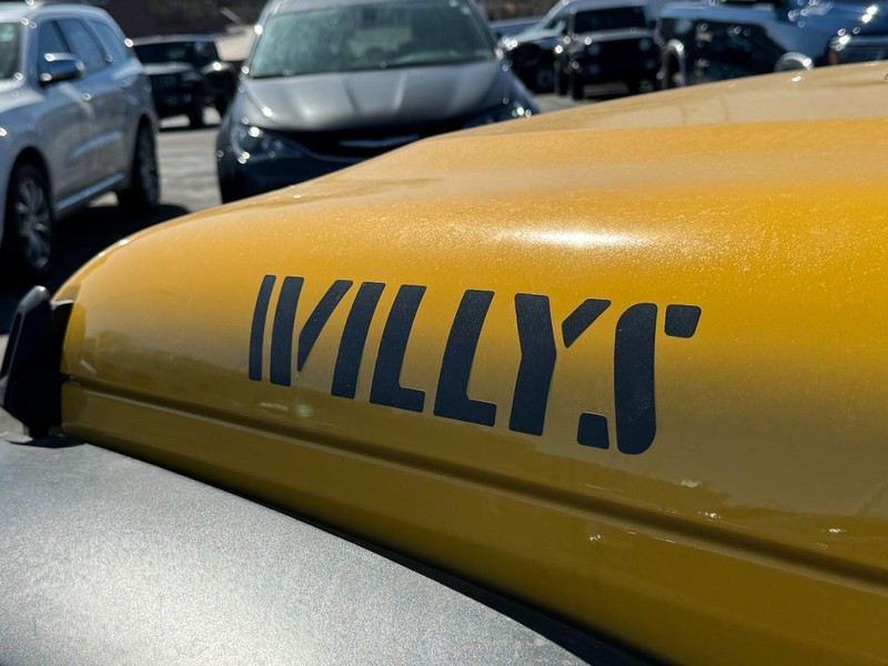 Jeep Wrangler Vehicle Image 11