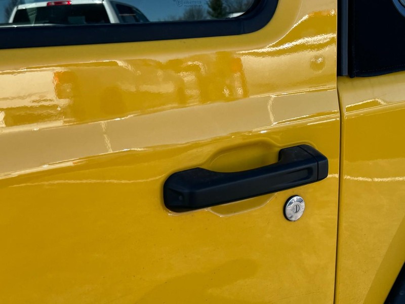 Jeep Wrangler Vehicle Image 13