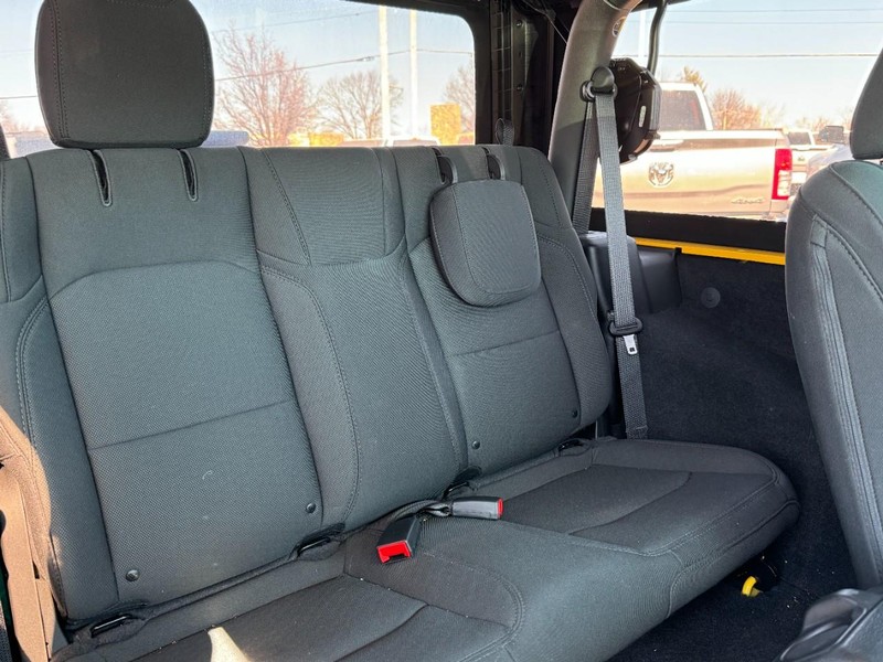 Jeep Wrangler Vehicle Image 18