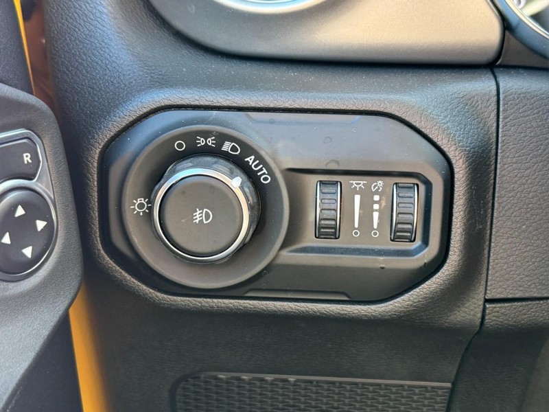 Jeep Wrangler Vehicle Image 25