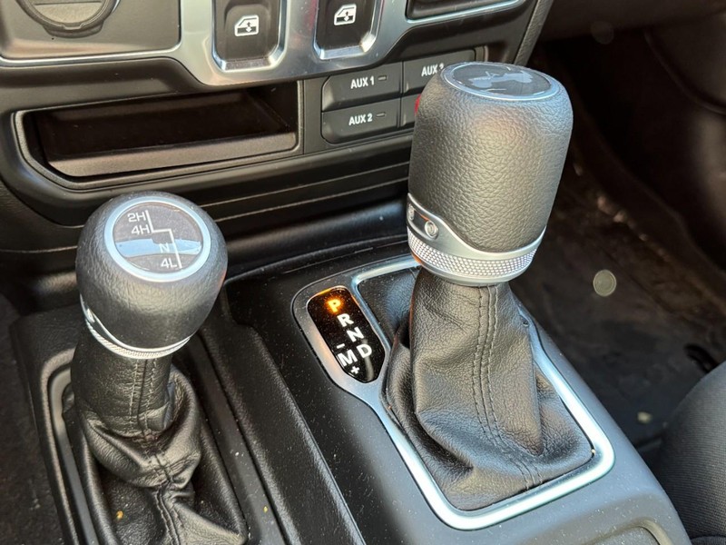 Jeep Wrangler Vehicle Image 30