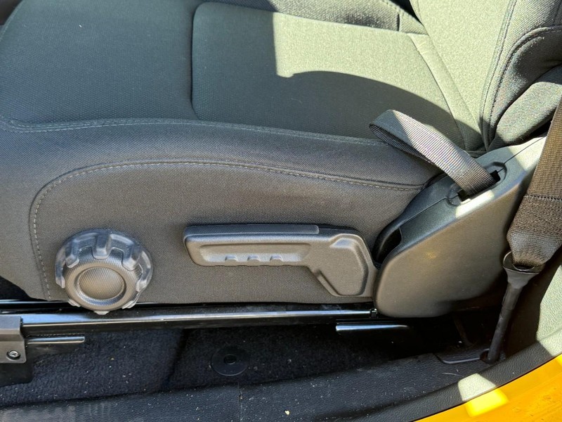 Jeep Wrangler Vehicle Image 35