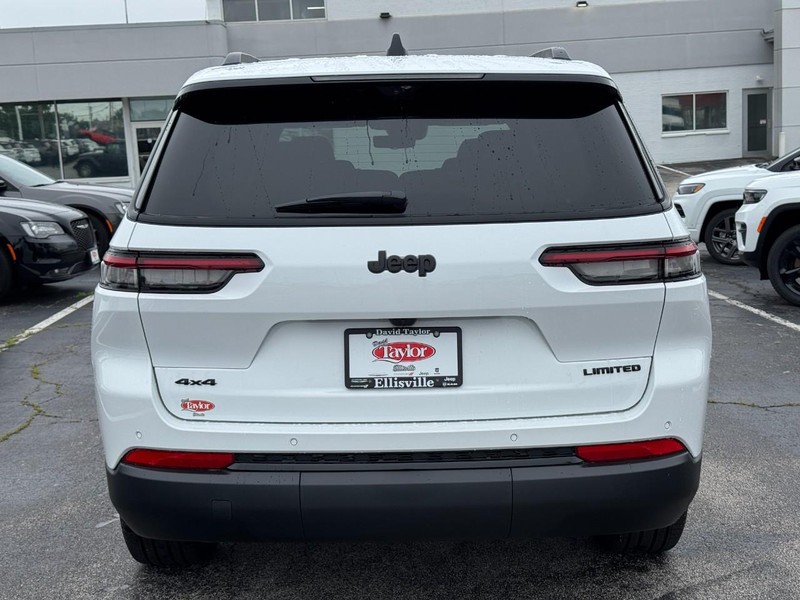 Jeep Grand Cherokee L Vehicle Image 16