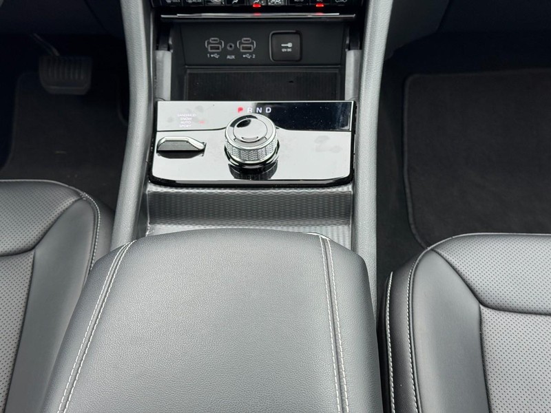 Jeep Grand Cherokee L Vehicle Image 22
