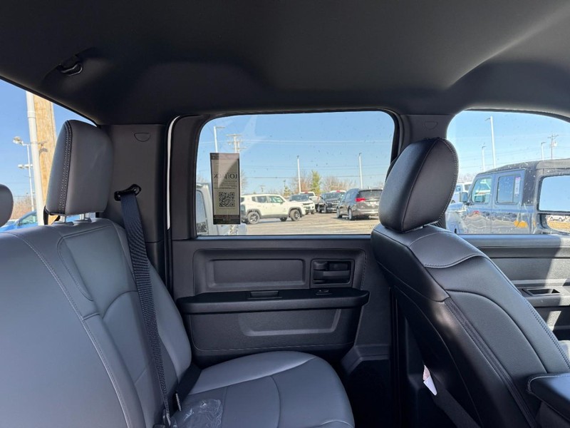 Ram 5500 Chassis Cab Vehicle Image 17