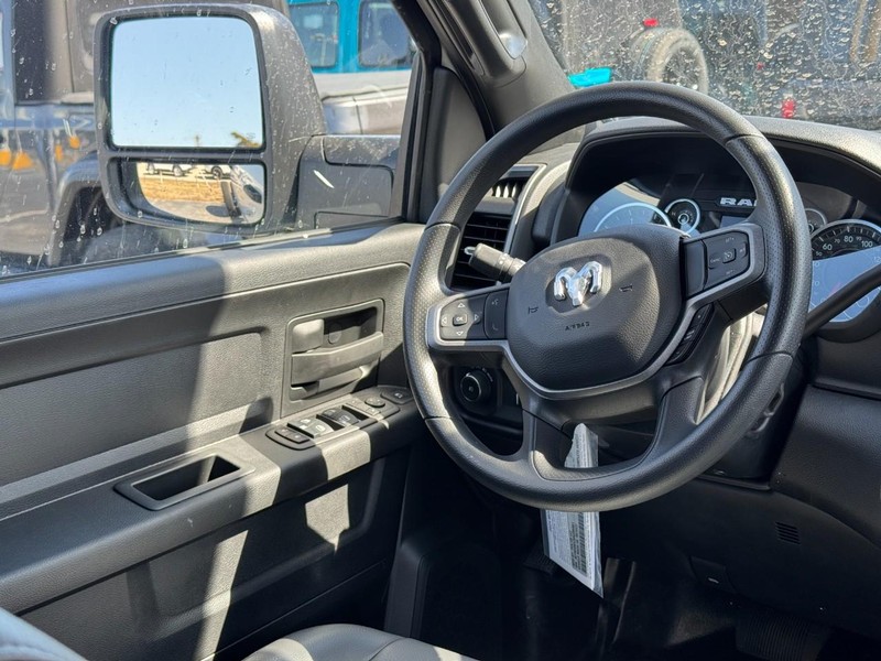 Ram 5500 Chassis Cab Vehicle Image 19