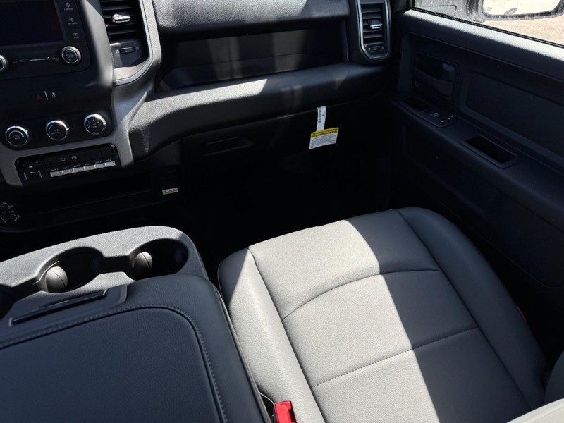 Ram 5500 Chassis Cab Vehicle Image 22