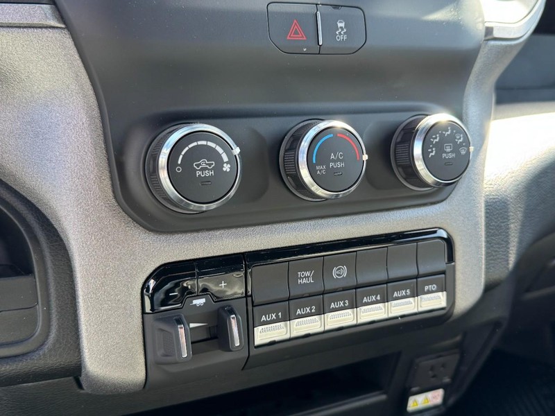 Ram 5500 Chassis Cab Vehicle Image 29