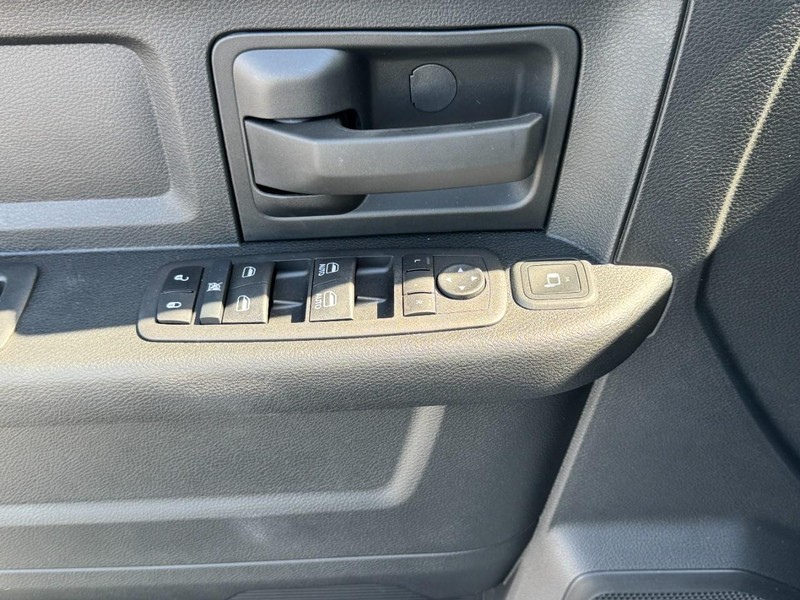 Ram 5500 Chassis Cab Vehicle Image 31