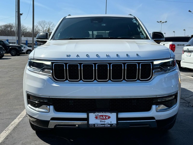 Jeep Wagoneer L Vehicle Image 09