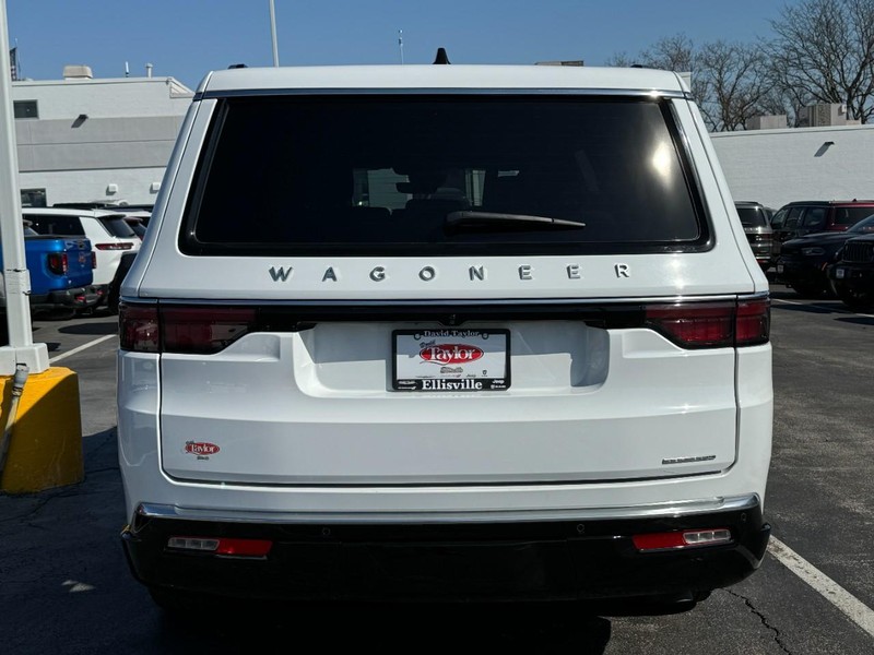 Jeep Wagoneer L Vehicle Image 16