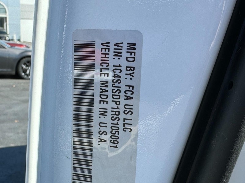 Jeep Wagoneer L Vehicle Image 39
