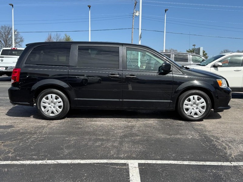 Dodge Grand Caravan Vehicle Image 02
