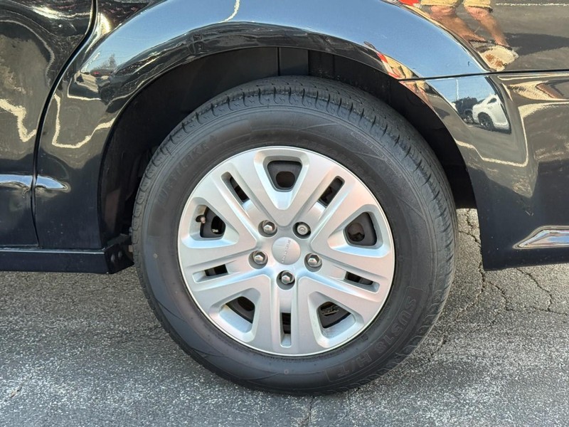 Dodge Grand Caravan Vehicle Image 07