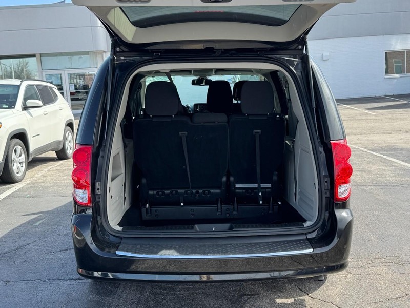 Dodge Grand Caravan Vehicle Image 14