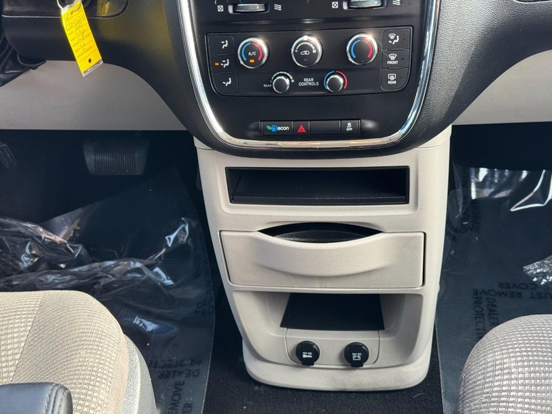 Dodge Grand Caravan Vehicle Image 21