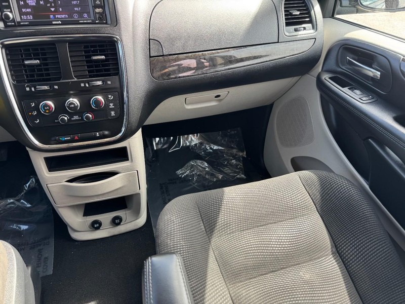 Dodge Grand Caravan Vehicle Image 22