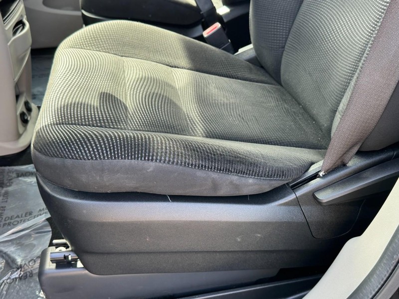 Dodge Grand Caravan Vehicle Image 33