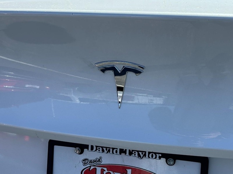Tesla Model Y Vehicle Image 14