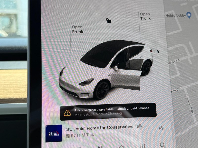 Tesla Model Y Vehicle Image 27