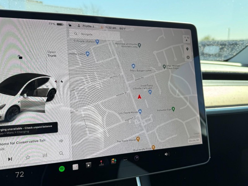 Tesla Model Y Vehicle Image 28