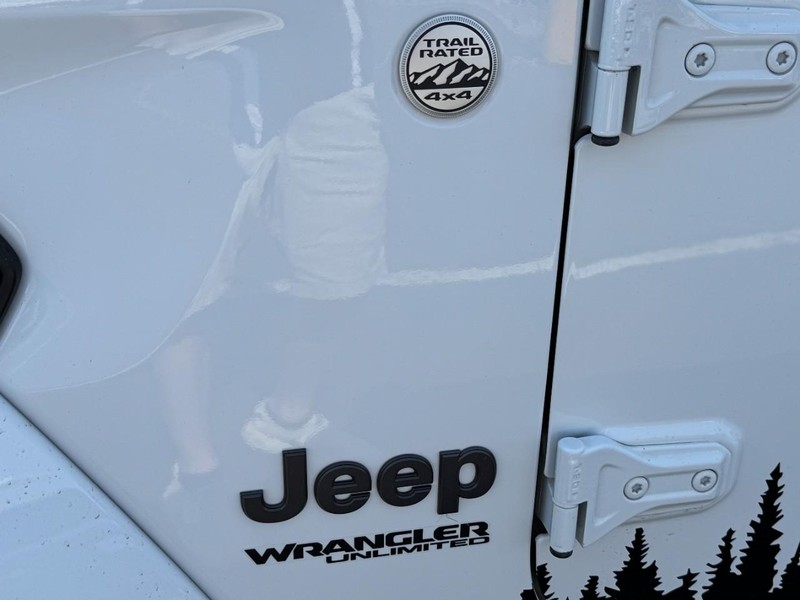 Jeep Wrangler Unlimited Vehicle Image 12