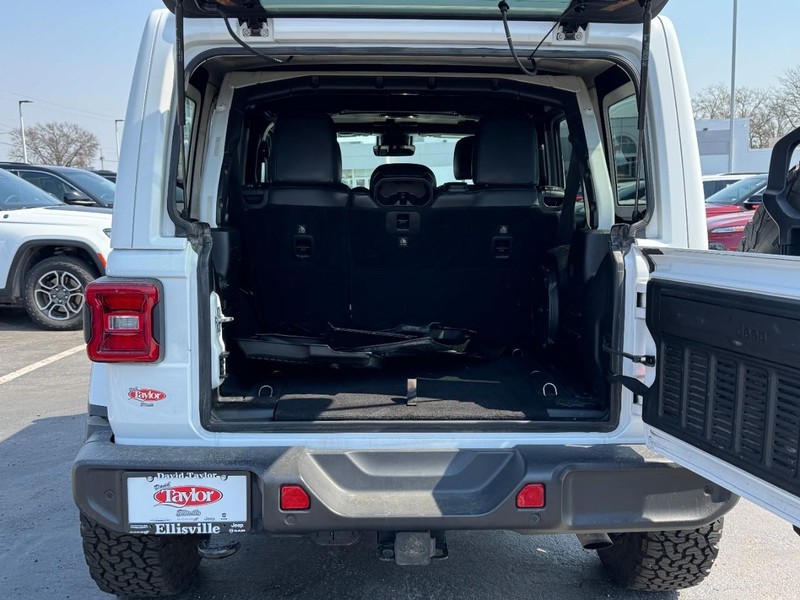 Jeep Wrangler Unlimited Vehicle Image 13
