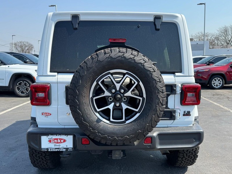 Jeep Wrangler Unlimited Vehicle Image 14