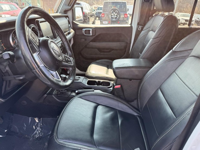 Jeep Wrangler Unlimited Vehicle Image 23