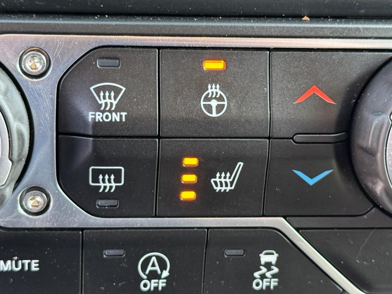Jeep Wrangler Unlimited Vehicle Image 32
