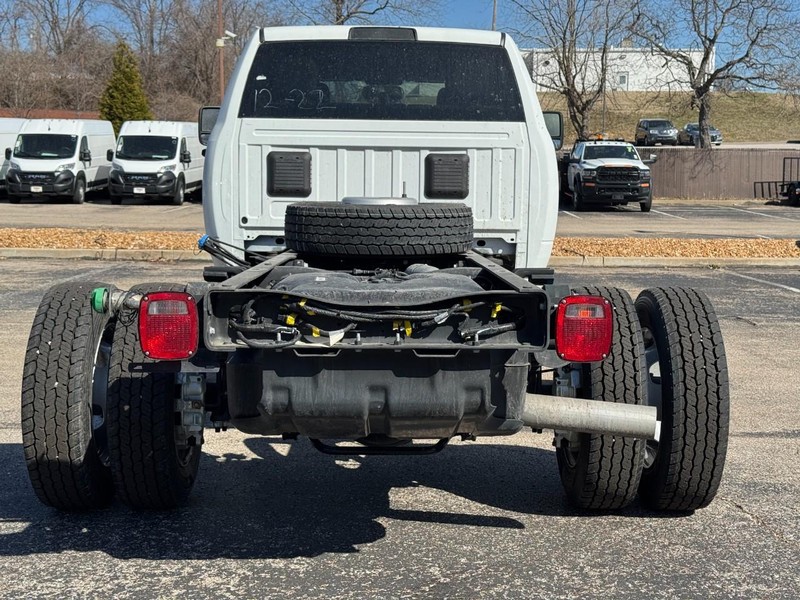 Ram 5500 Chassis Cab Vehicle Image 21