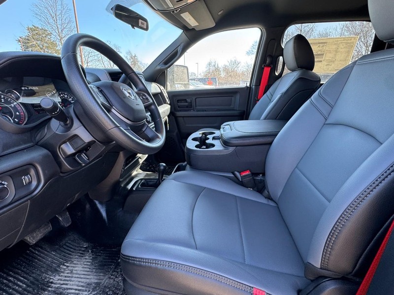 Ram 5500 Chassis Cab Vehicle Image 32