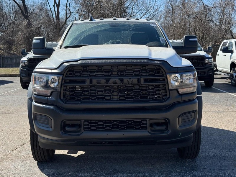 Ram 5500 Chassis Cab Vehicle Image 09