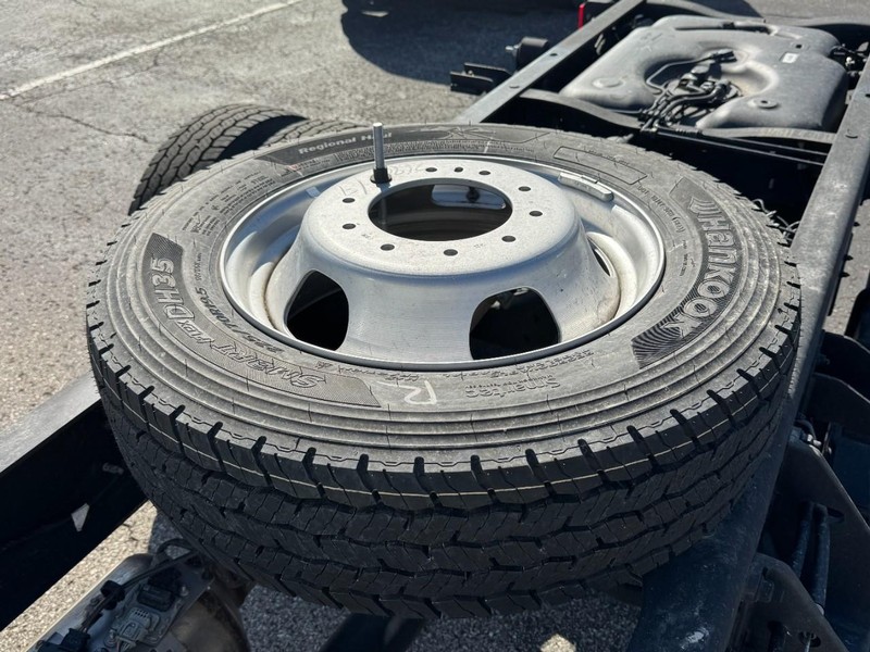 Ram 5500 Chassis Cab Vehicle Image 15