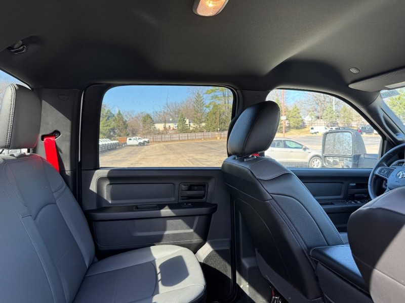 Ram 5500 Chassis Cab Vehicle Image 25