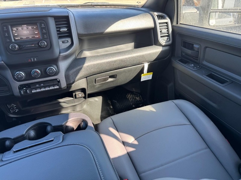 Ram 5500 Chassis Cab Vehicle Image 30