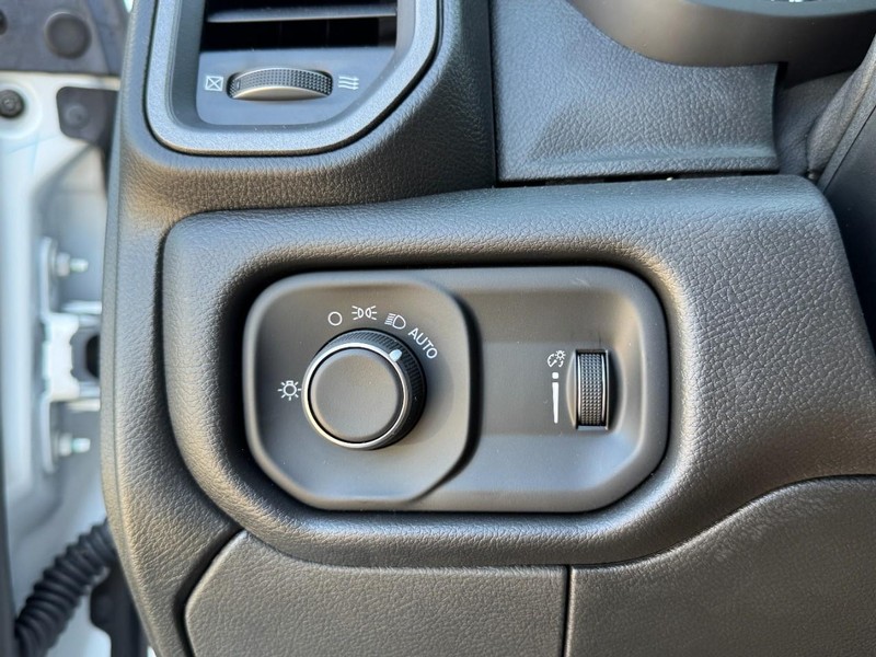 Ram 5500 Chassis Cab Vehicle Image 33