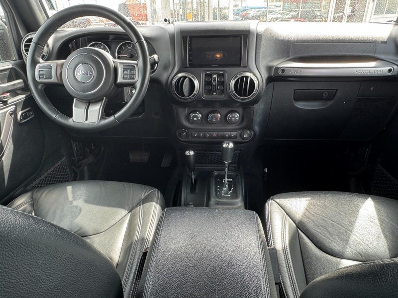 Jeep Wrangler JK Unlimited Vehicle Image 17