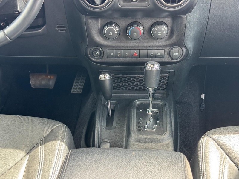 Jeep Wrangler JK Unlimited Vehicle Image 20