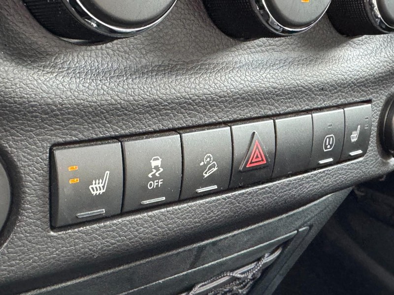 Jeep Wrangler JK Unlimited Vehicle Image 28