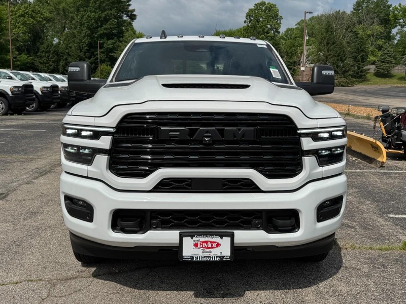Ram 3500 Vehicle Image 09