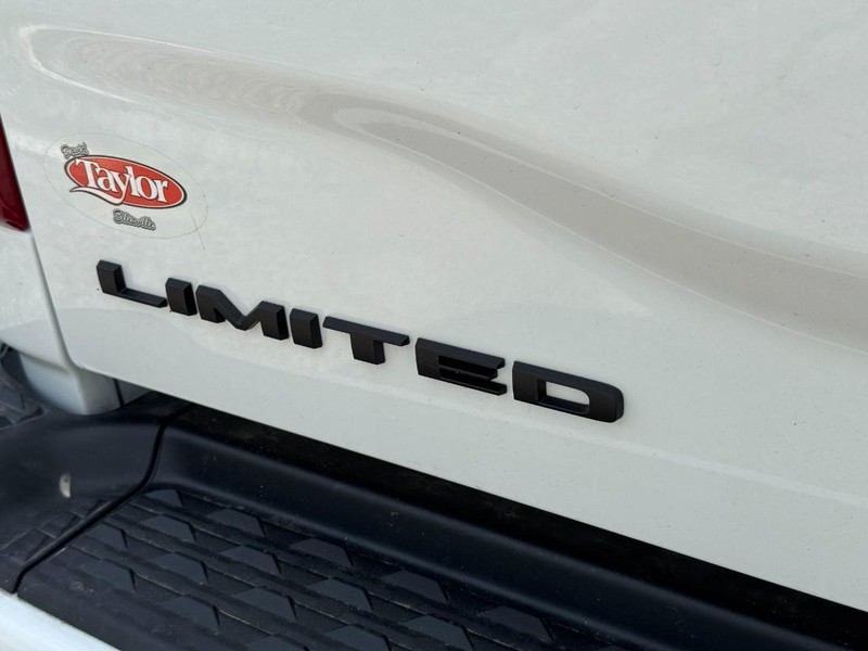 Ram 3500 Vehicle Image 15