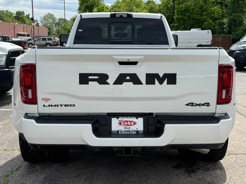 Ram 3500 Vehicle Image 17