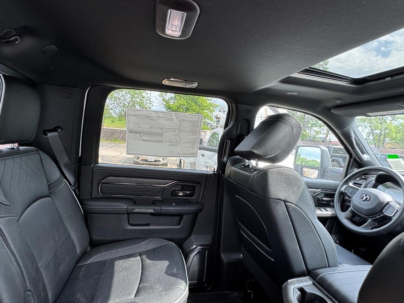 Ram 3500 Vehicle Image 18